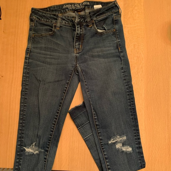 American Eagle Ripped Jeans - Picture 4 of 5